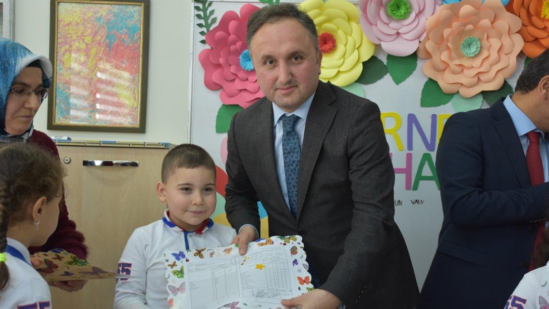 2018-2019 Eğitim Öğretim Yarıyıl Tatili Karne Dağıtım Töreni Düzenlendi