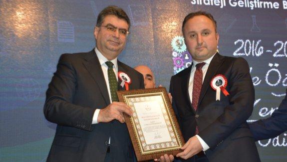 Eğitim ve Öğretimde Yenilikçilik Ödüllerinde Türkiye 1. si olan Projelerimiz Bakanlık Ödüllerini Aldı
