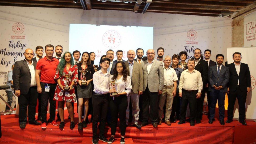 Samsun Sosyal Bilimler Lisesi Münazara Türkiye Şampiyonu