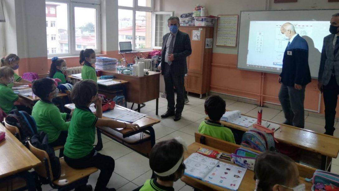 İl Milli Eğitim Müdürümüz Murat Yiğit, Yeşilyurt Demir-Çelik İlkokulunu ziyaret etti