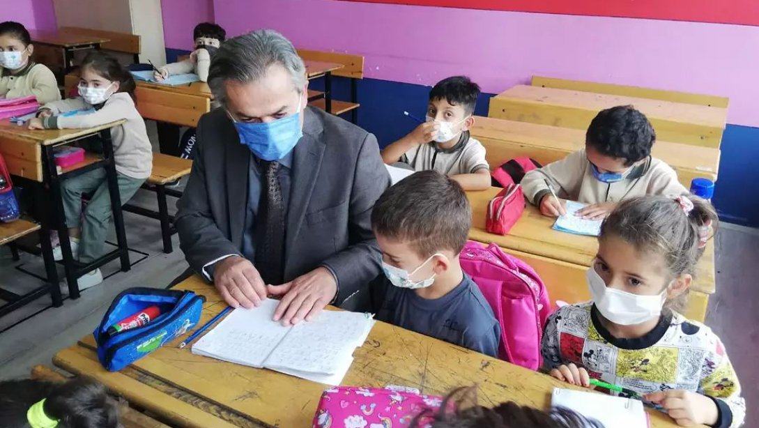 İl Milli Eğitim Müdürümüz Murat Yiğit, Canik ilçesi İnönü İlkokulunu ziyaret etti.