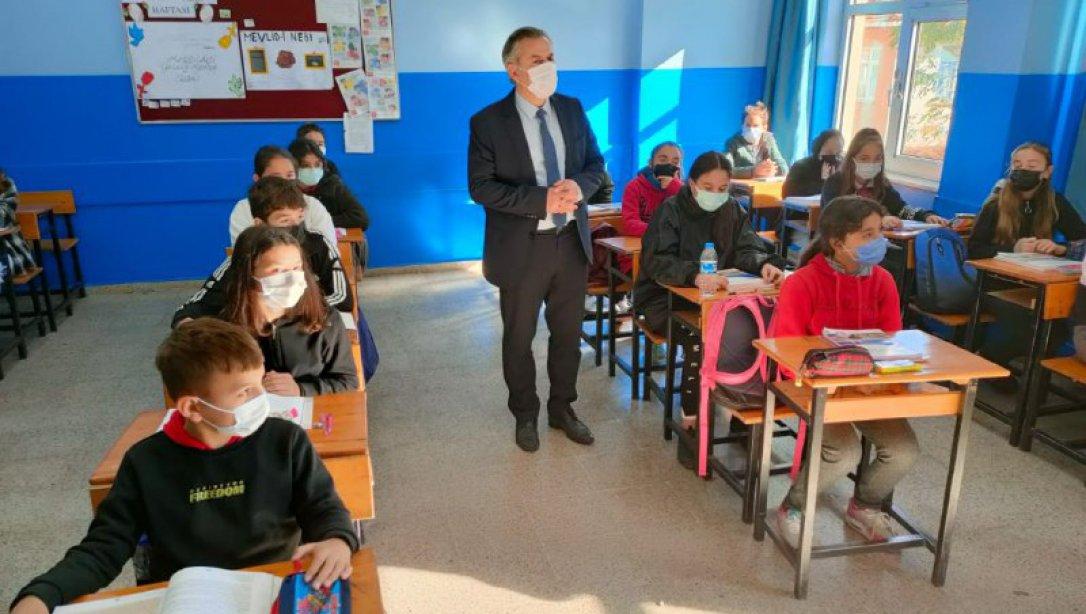 İl Milli Eğitim Müdürümüz Murat Yiğit, Yakakent İlçemizdeki Okulları Ziyaret Etti.