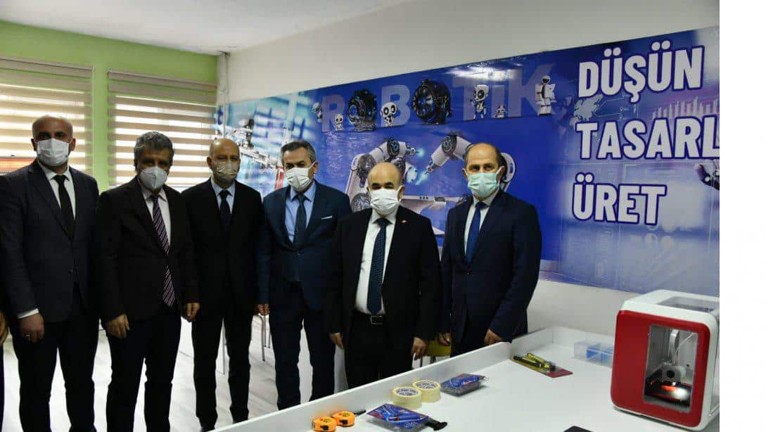  Osmangazi İmam Hatip Ortaokulunda Robotik Kodlama Sınıfının Açılışı Gerçekleştirildi
