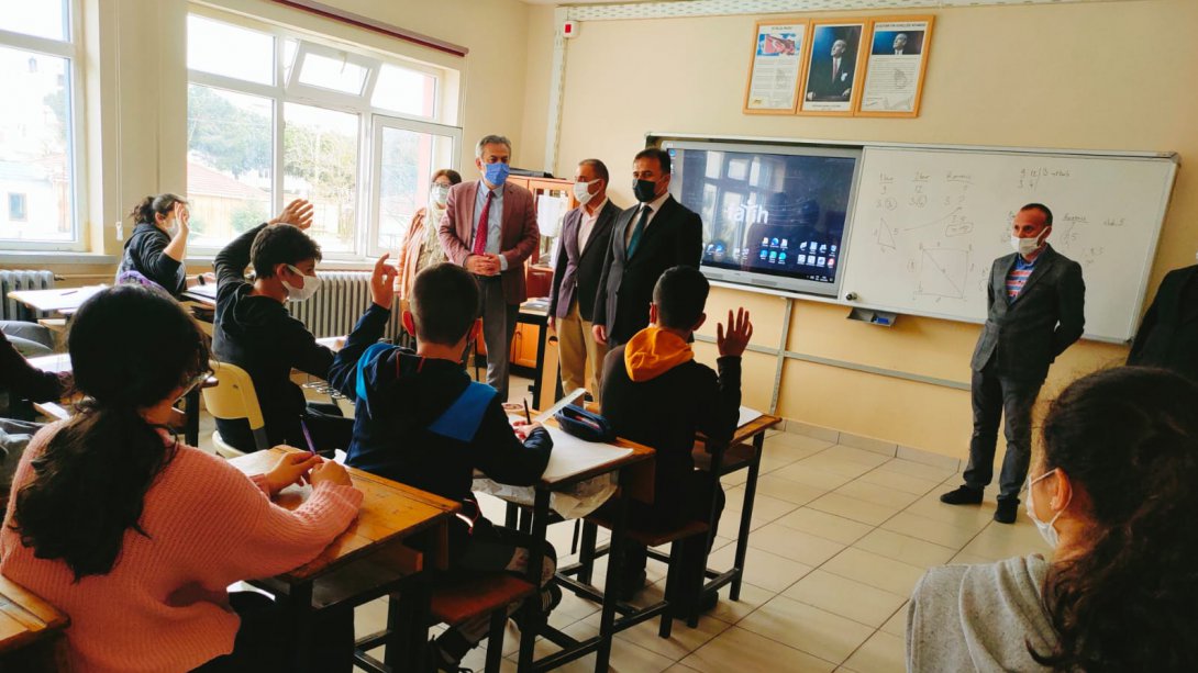 İl Milli Eğitim Müdürümüz Murat Yiğit, Okul Ziyaretlerine 19 Mayıs İlçemizde Devam Ediyor