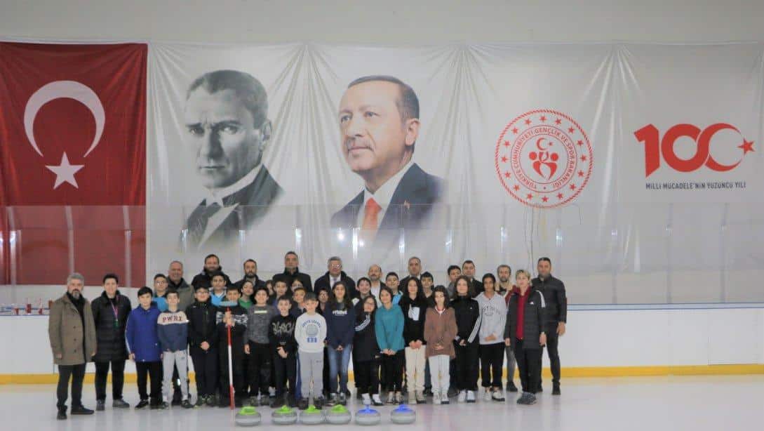 Buzda Satranç Curling Projesi Kapsamında 1.300 Öğrencimiz Eğitim Aldı